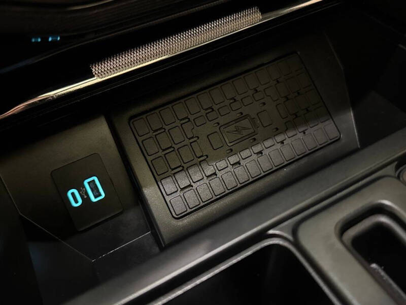 2023 Ford F-150 Lightning Platinum