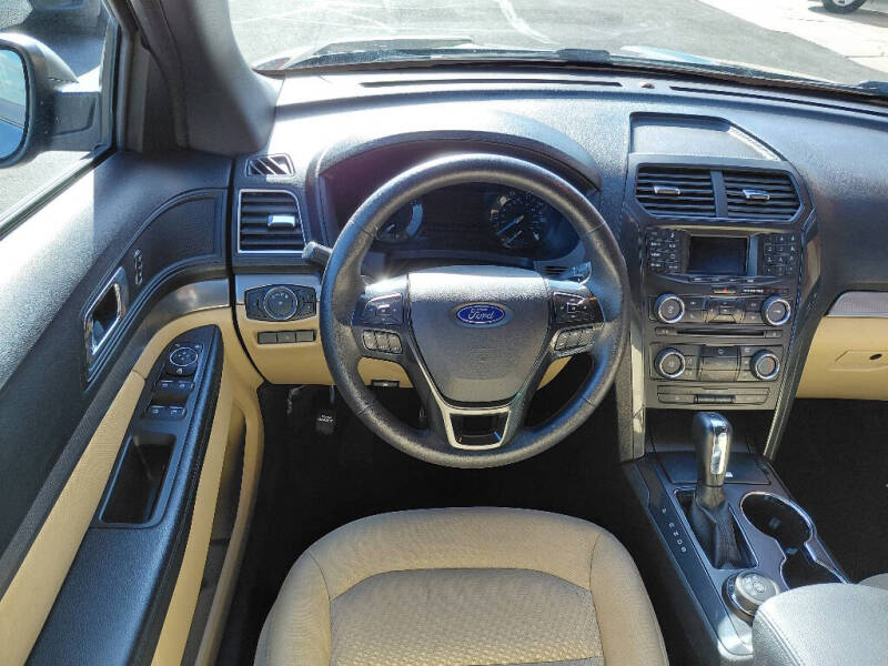 2017 Ford Explorer