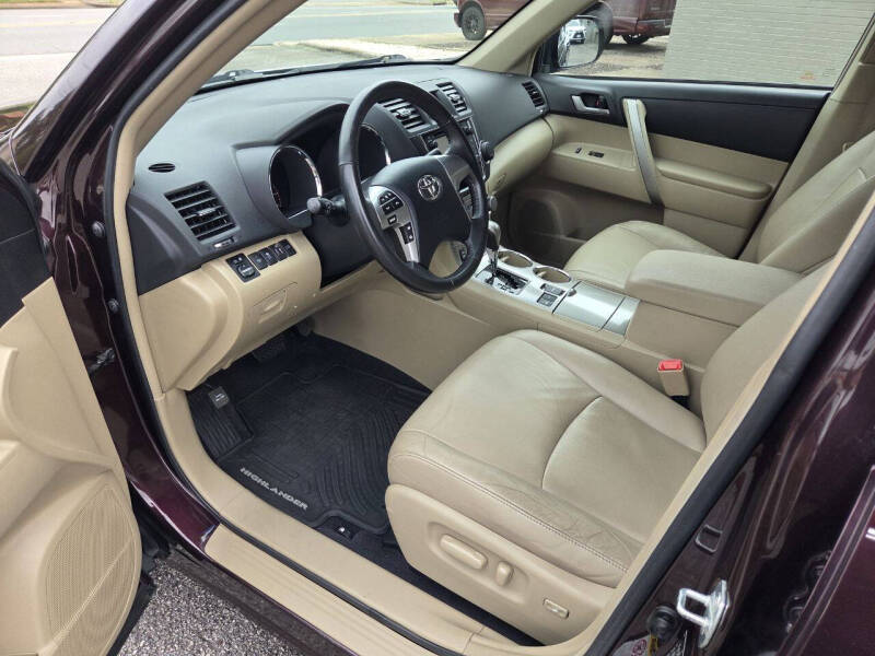 2013 Toyota Highlander SE