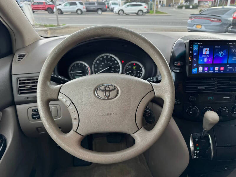 2004 Toyota Sienna