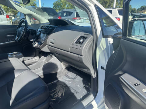 2013 Toyota Prius v Five