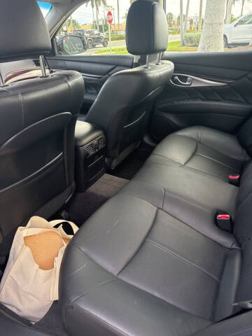 2015 Infiniti Q70 3.7