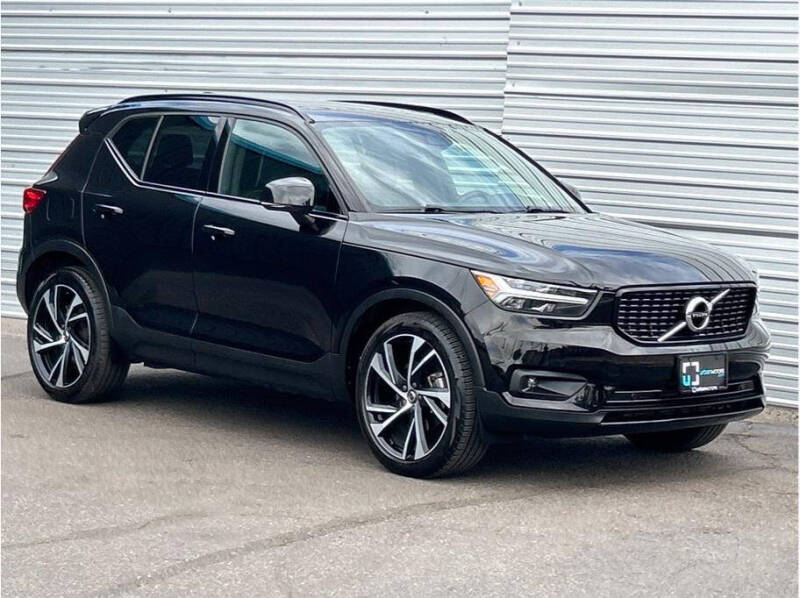 2020 Volvo XC40 T5 R-Design