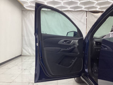 2022 Chevrolet Traverse LT Cloth