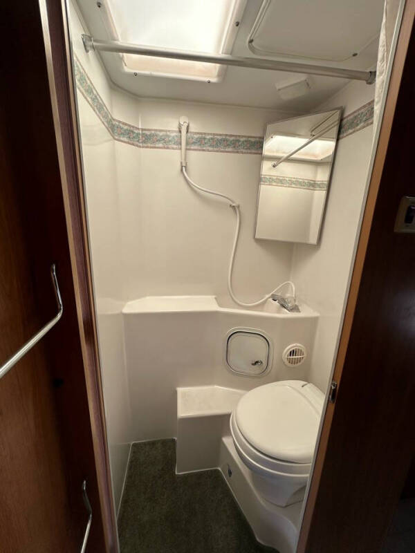 2005 Lance CAMPER 920