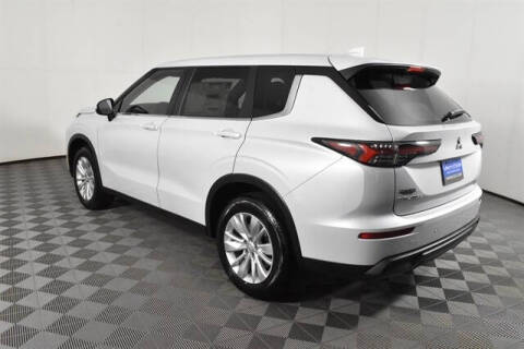 2025 Mitsubishi Outlander ES