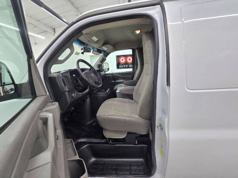 2022 GMC Savana 2500