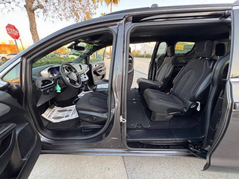 2022 Chrysler Pacifica Touring