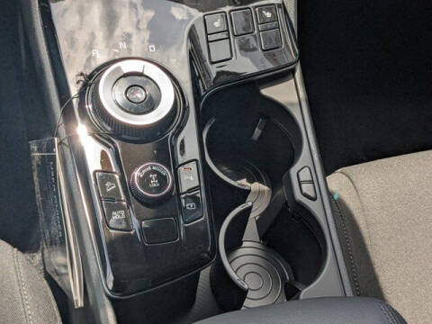 2024 Kia Sportage Hybrid LX