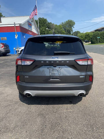 2020 Ford Escape SE