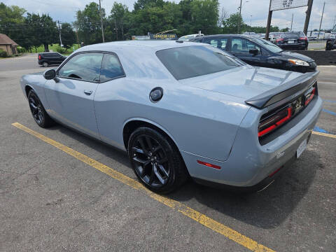 2021 Dodge Challenger SXT