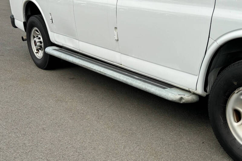 2022 GMC Savana 2500