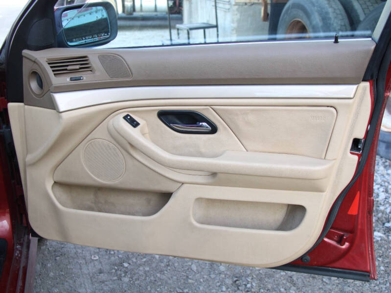 2001 BMW 5 Series 525i