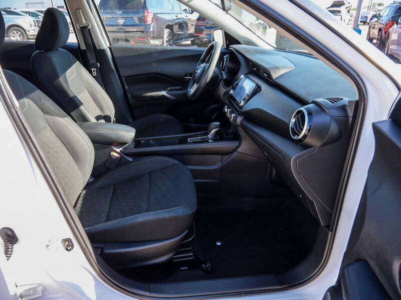 2023 Nissan Kicks SV