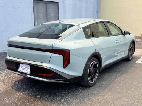 2025 Kia K4 EX