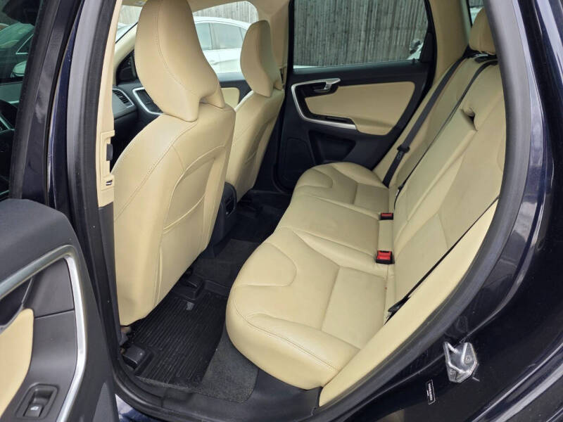 2016 Volvo XC60 T6 Drive-E