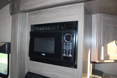 2017 Pacific Coachworks Econ 18RBS