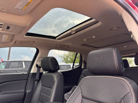 2023 GMC Acadia Denali