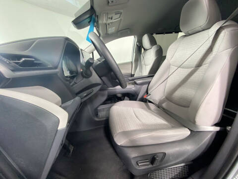 2023 Toyota Sienna LE 8-Passenger