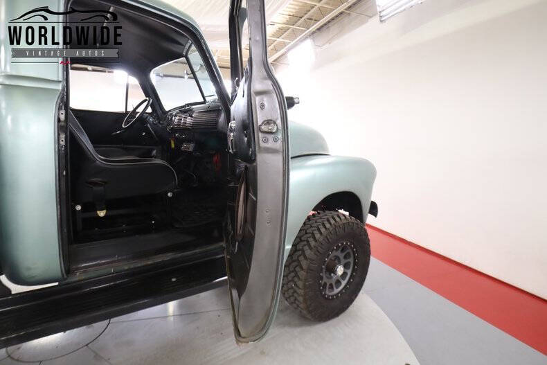 1952 Chevrolet Apache