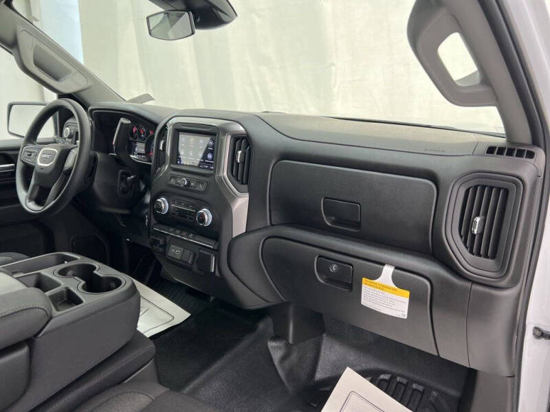 2025 GMC Sierra 2500HD Pro