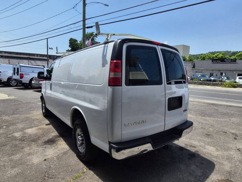 2017 GMC Savana 2500