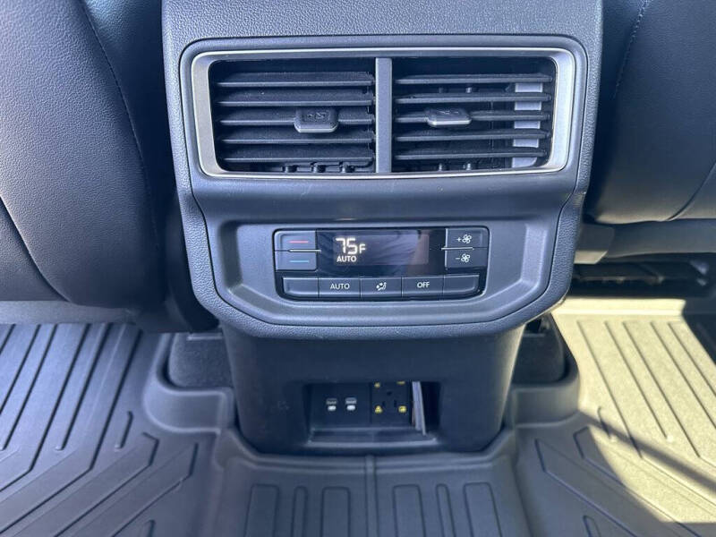 2024 Volkswagen Atlas SE