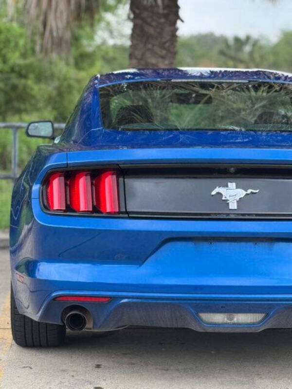 2017 Ford Mustang V6