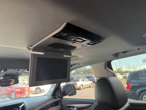 2016 Cadillac Escalade Luxury Collection