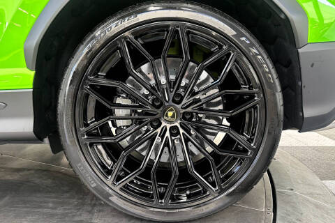 2025 Lamborghini Urus SE