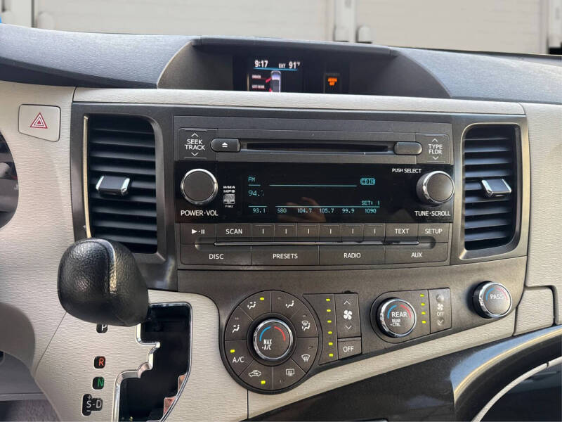 2011 Toyota Sienna