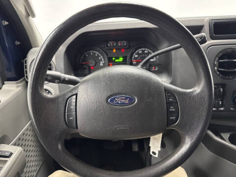 2013 Ford E-Series E-350 SD