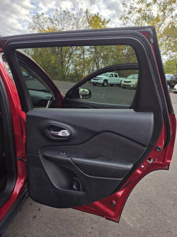 2016 Jeep Cherokee Sport