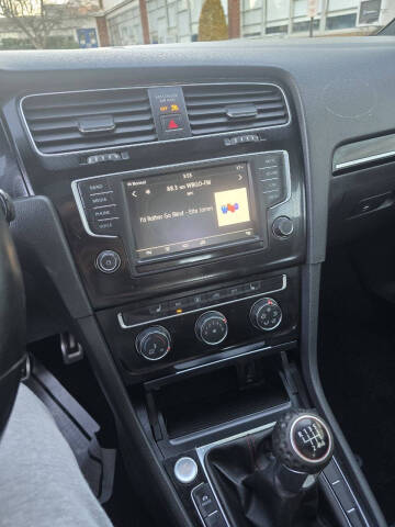 2016 Volkswagen Golf GTI SE