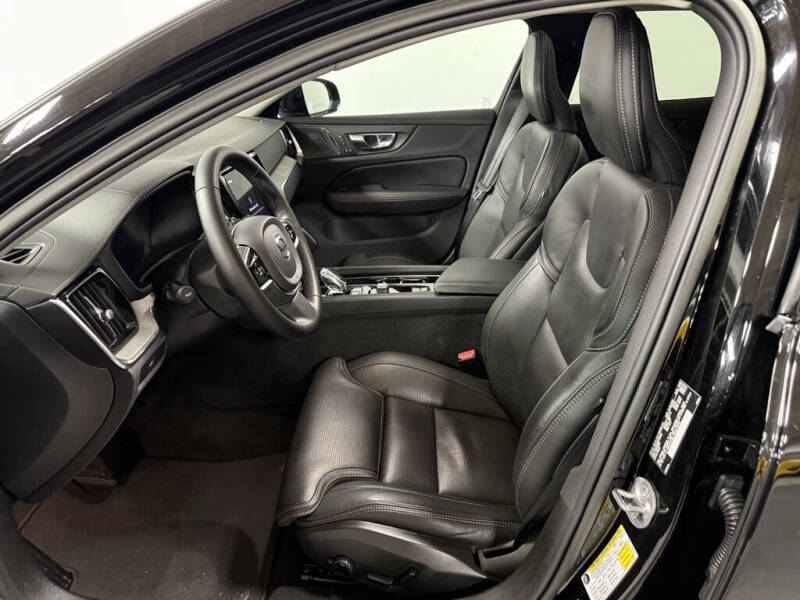 2023 Volvo V60 Cross Country B5 Ultimate