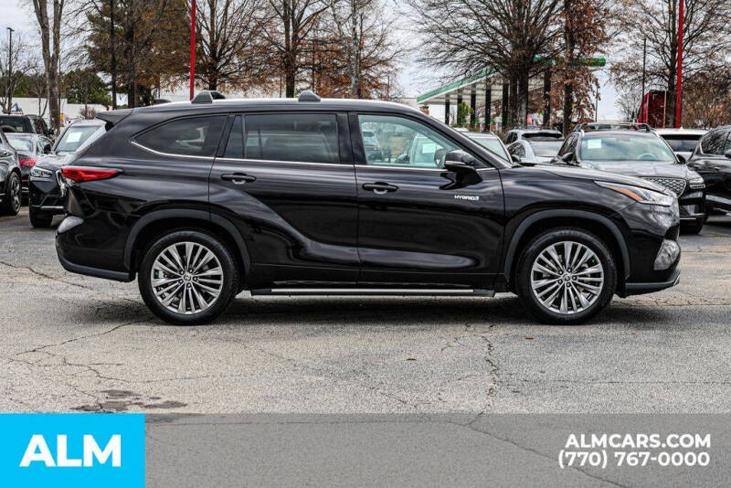 2021 Toyota Highlander Hybrid Platinum