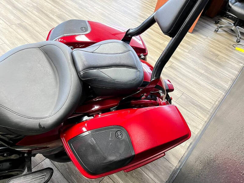 2017 Harley-Davidson CVO Street Glide * SCREAMIN EA