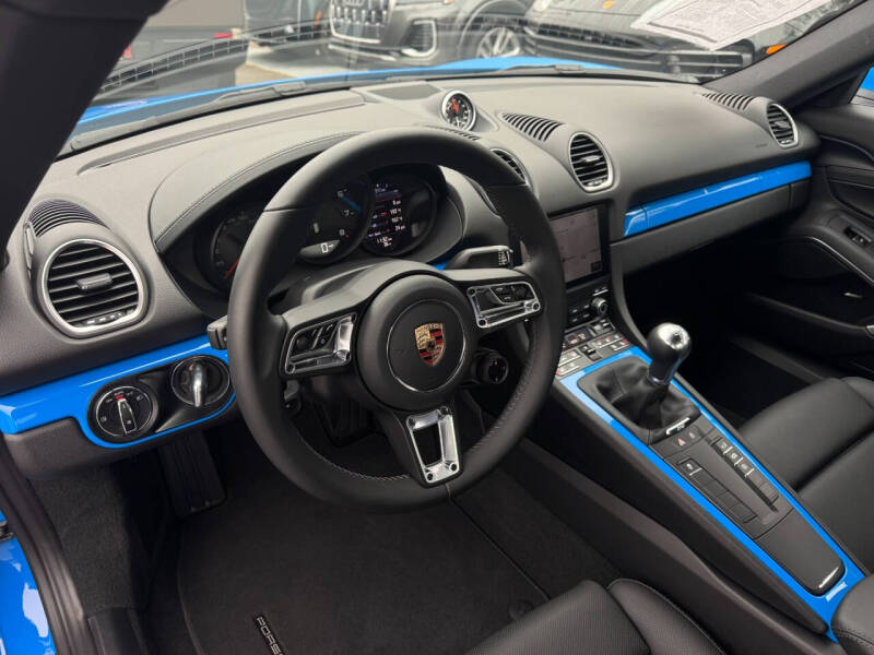 2025 Porsche 718 Cayman