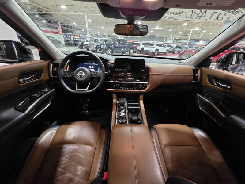 2022 Nissan Pathfinder Platinum