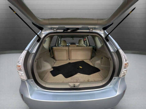 2013 Toyota Prius v Five