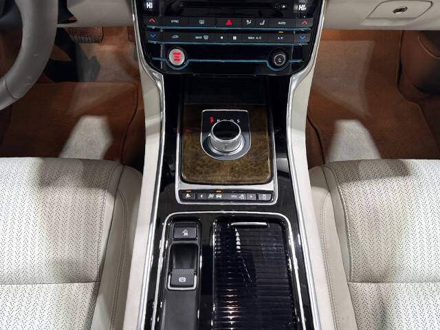 2016 Jaguar XF 35t Prestige