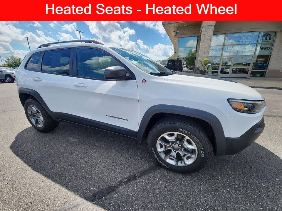 2019 Jeep Cherokee for sale at Victoria Auto Sales in Victoria, MN