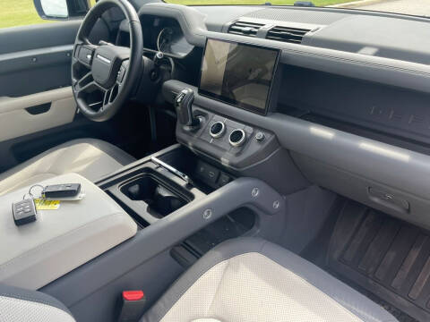 2023 Land Rover Defender 110 X-Dynamic SE