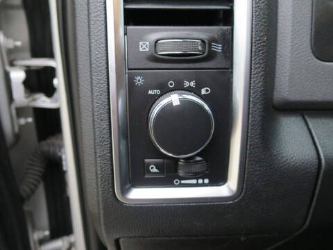 2016 RAM 1500 SLT
