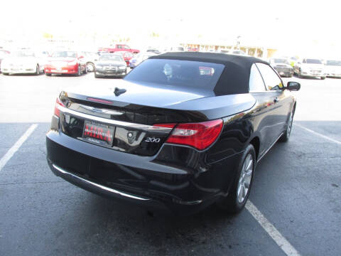 2013 Chrysler 200 Touring