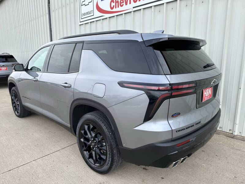 2024 Chevrolet Traverse LT