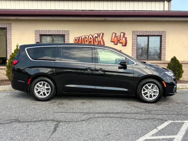 2023 Chrysler Pacifica Touring L