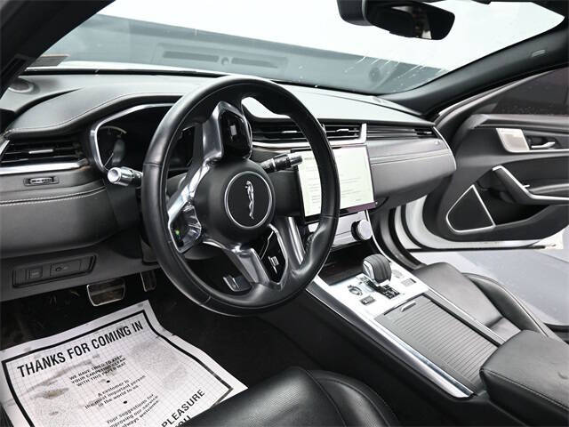 2022 Jaguar XF P300 R-Dynamic SE