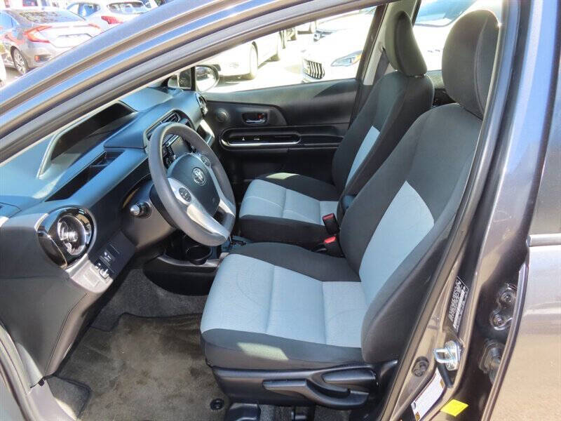 2015 Toyota Prius c Three