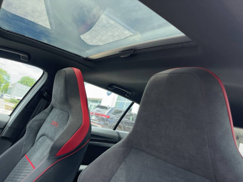 2026 Volkswagen Golf GTI SE